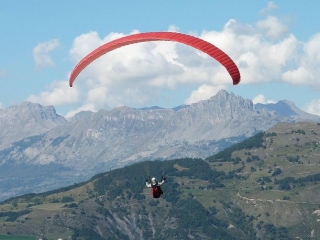 sobrevolando las montanas.jpg